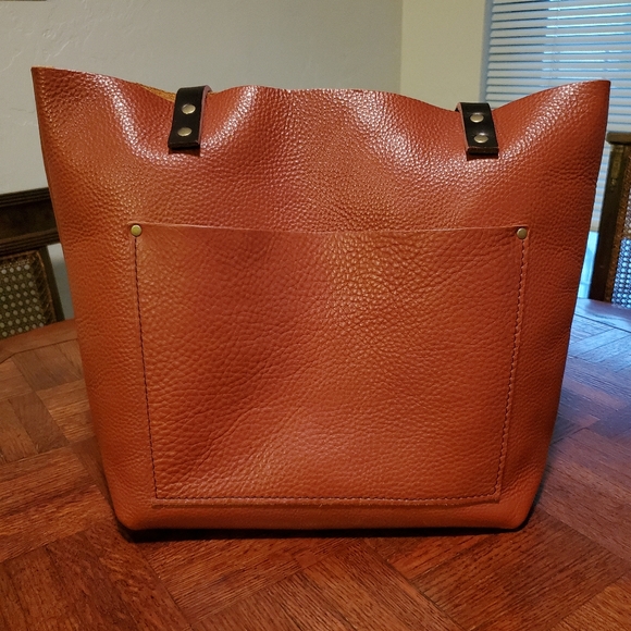 RETIRED COLOR Portland Leather Medium Classic Medium Tote in Sedona - Picture 2 of 6